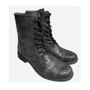 NEW VERY VOLATILE women's animal print combat boot in grey
